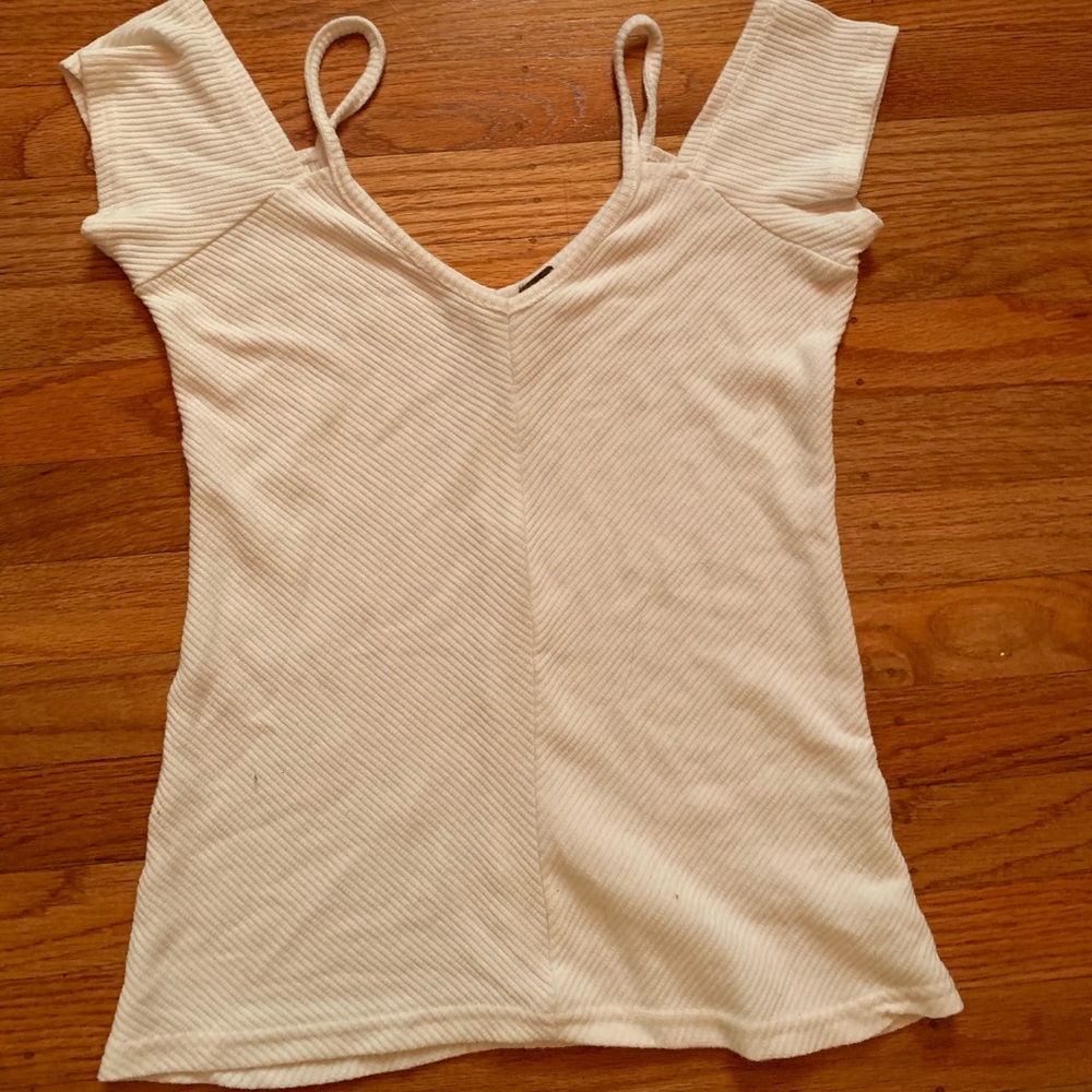 V-neck, ribbed tee - NWOT